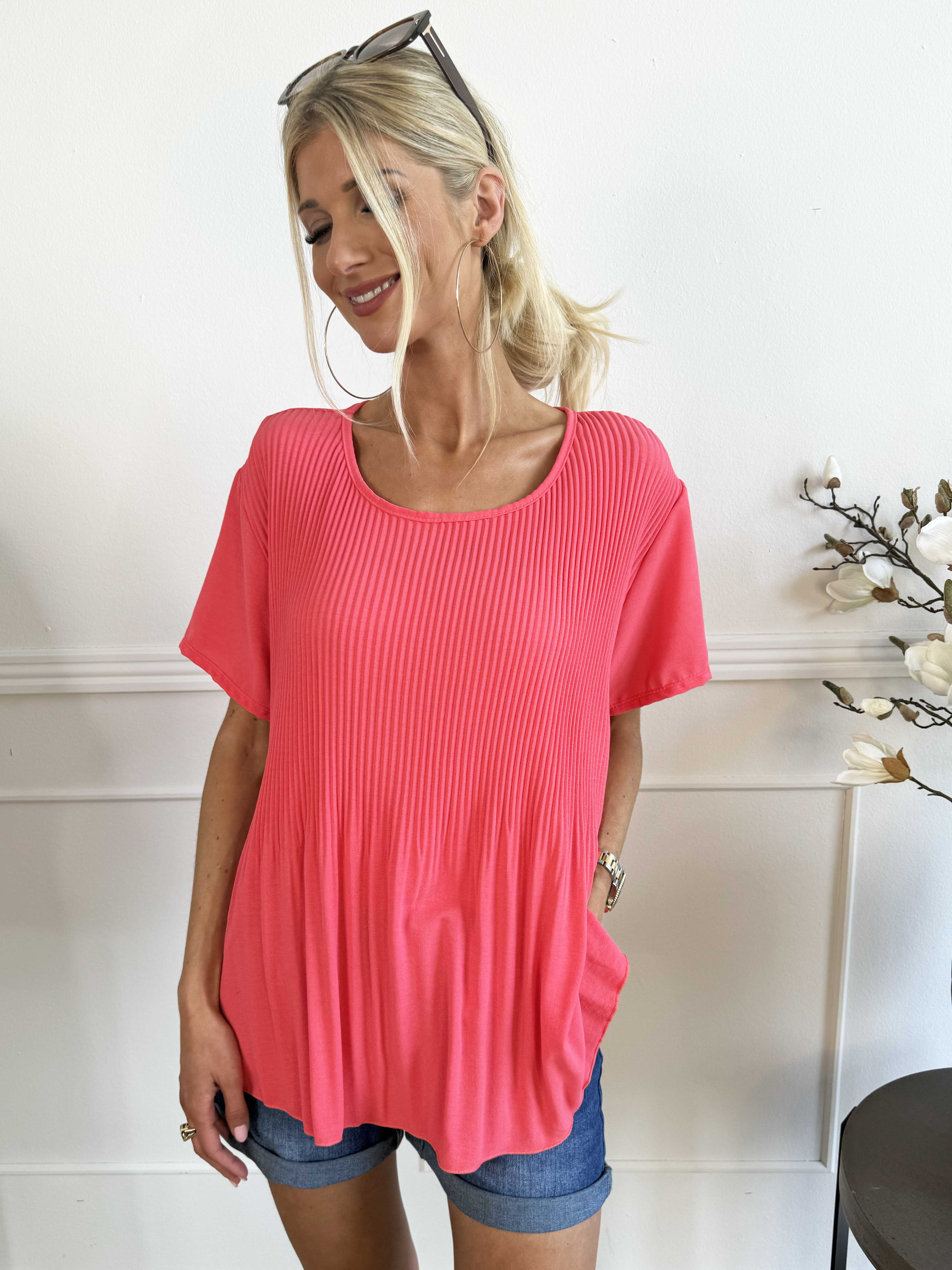 Camilia - Söt plisserad blus med liten ärm